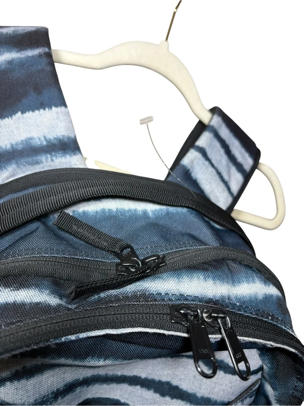 DAKINE | Blue Tie-Dye ‘Resin Stripe’ Mission 25L Backpack Snowboarding Winter